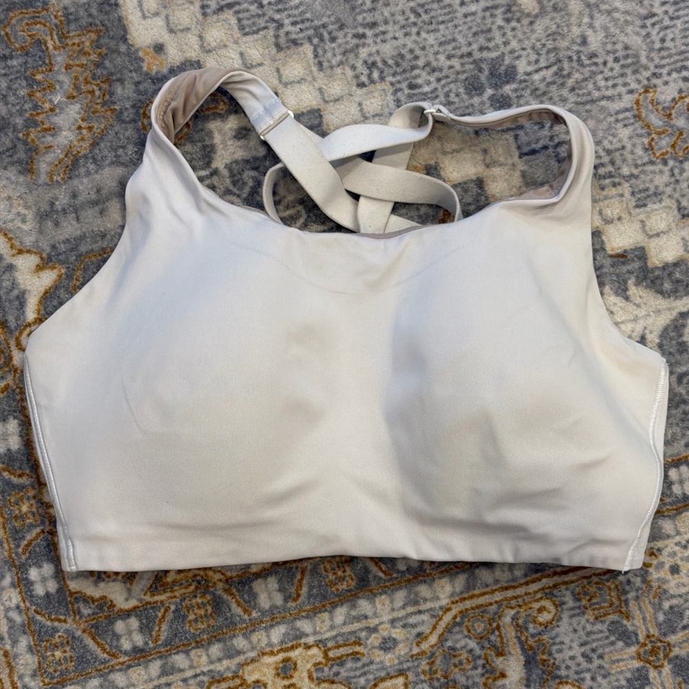 Lululemon Energy Bra High Support White 36DD Adjustable Straps